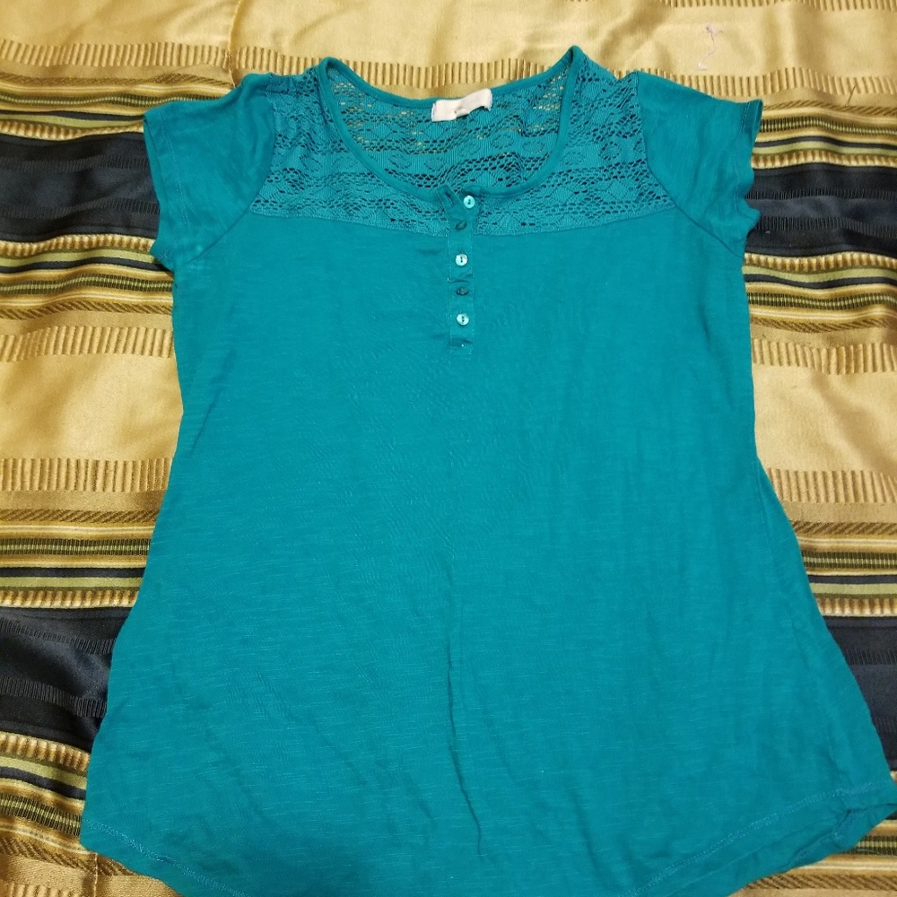 Pretty ocean blue lace top.